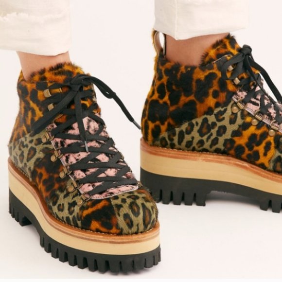 NEW FREE PEOPLE CAPPELLETTI TREK PLATFORM BOOTS - Picture 3 of 6